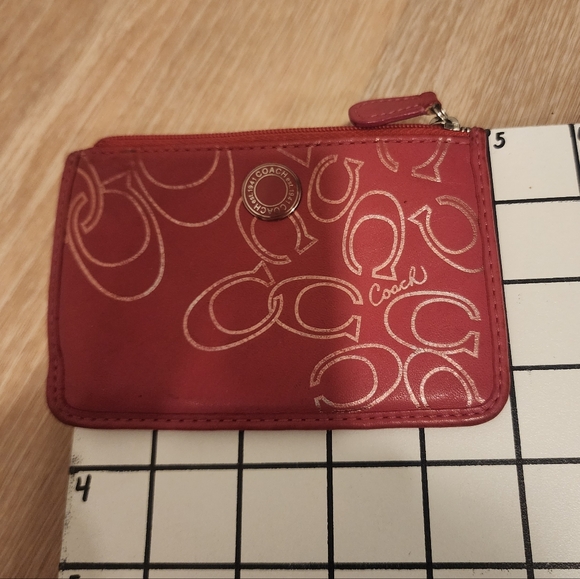 Vintage Coach Poppy wristlet featuring a silver signature monogram pattern - Picture 10 of 10